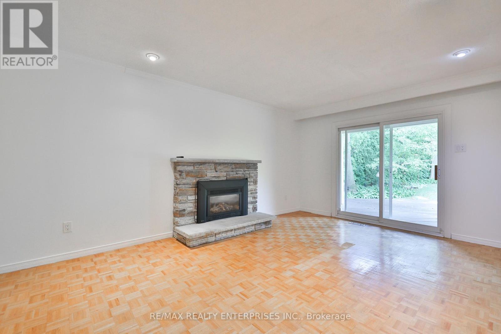 Photo 10 of 2501 Benedet Drive, Mississauga ON