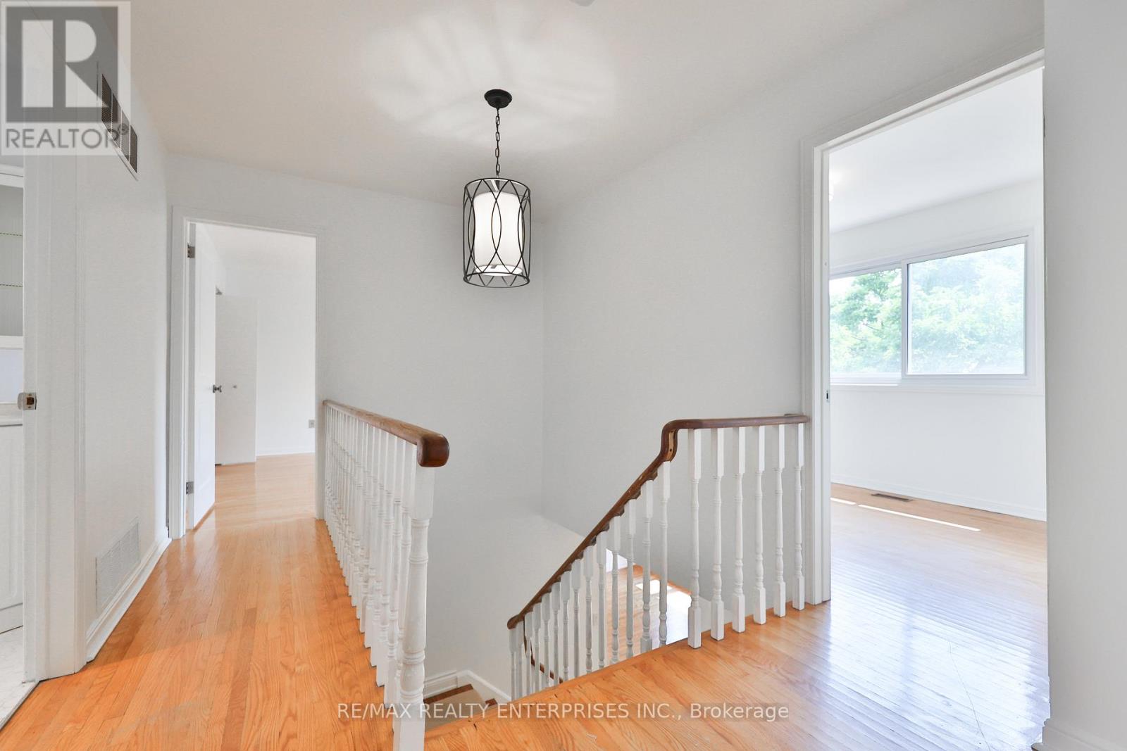Photo 24 of 2501 Benedet Drive, Mississauga ON