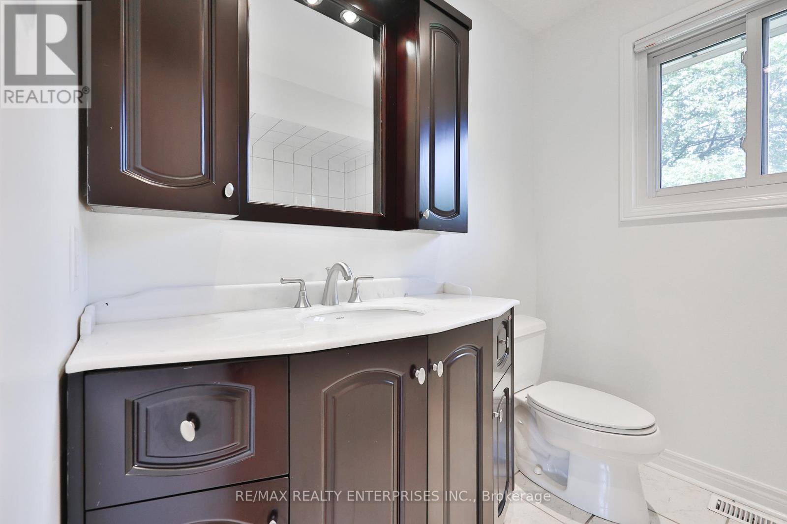 Photo 28 of 2501 Benedet Drive, Mississauga ON