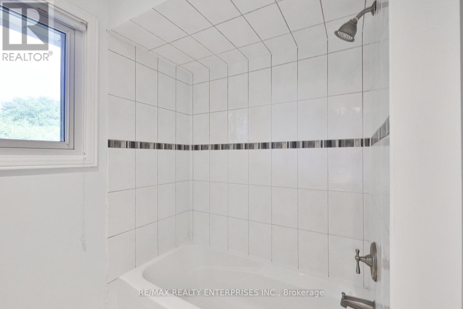 Photo 29 of 2501 Benedet Drive, Mississauga ON