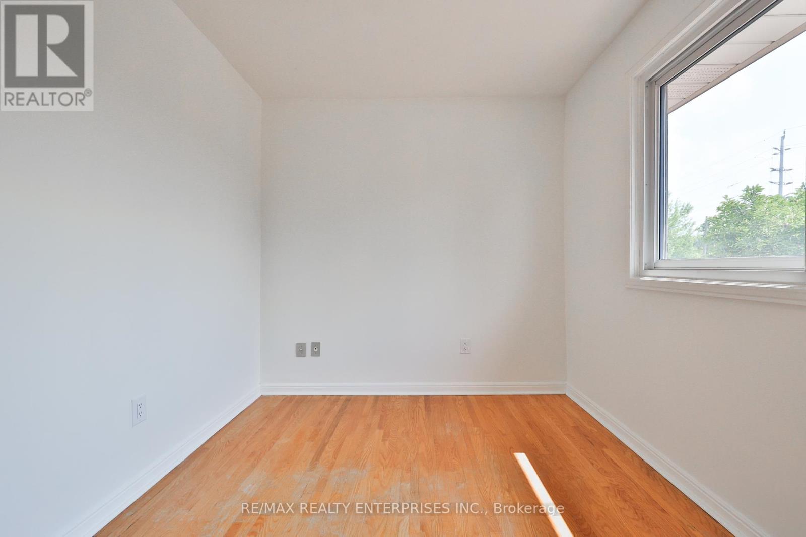 Photo 31 of 2501 Benedet Drive, Mississauga ON