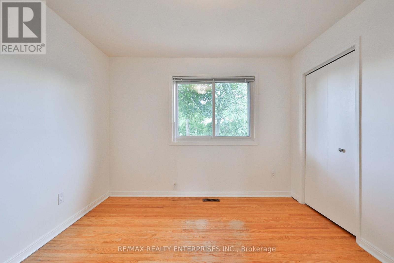 Photo 33 of 2501 Benedet Drive, Mississauga ON