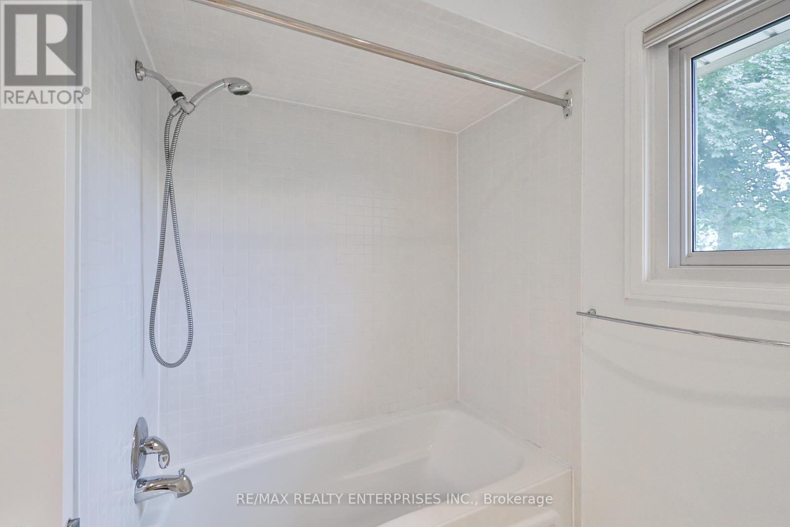 Photo 35 of 2501 Benedet Drive, Mississauga ON