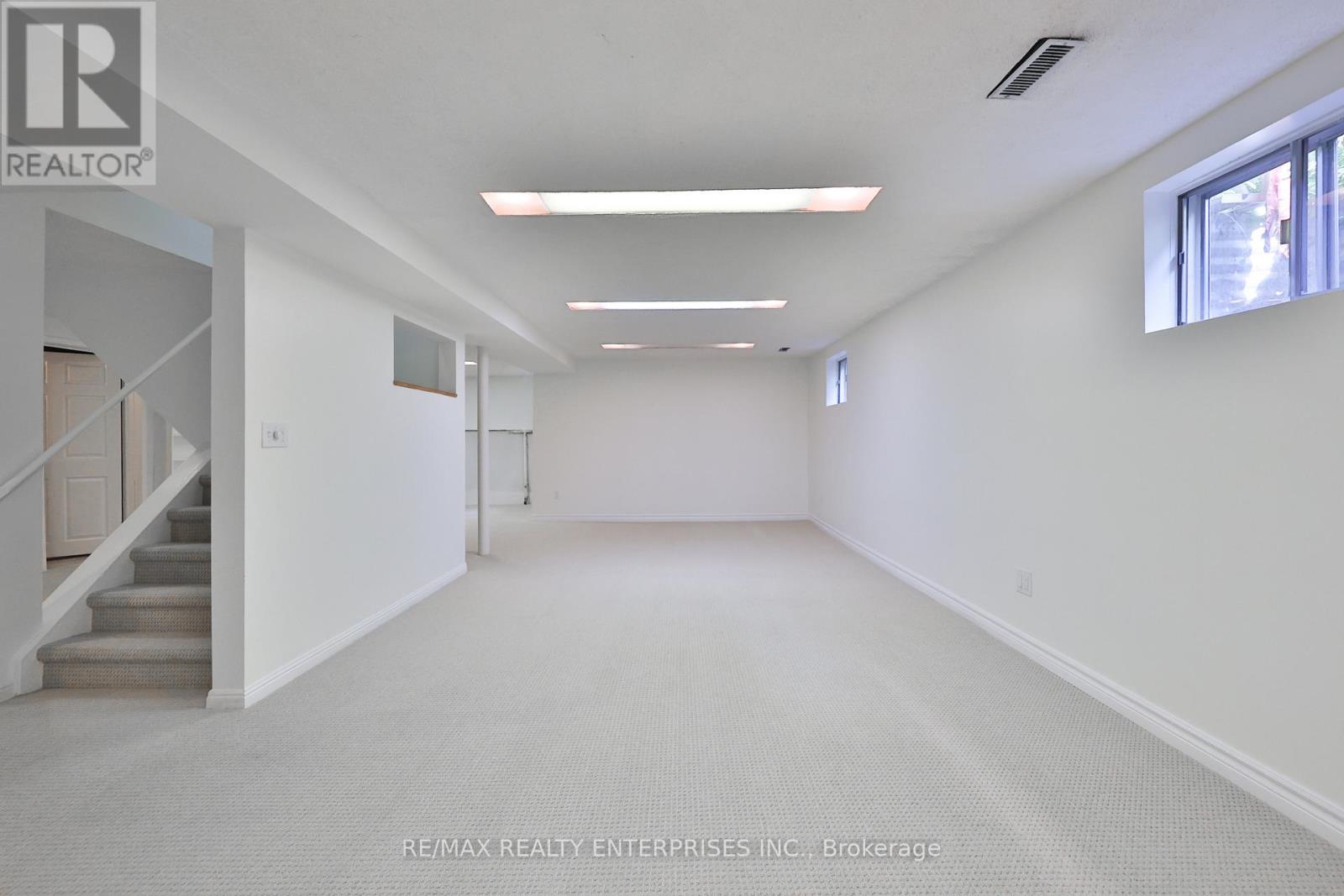 Photo 37 of 2501 Benedet Drive, Mississauga ON