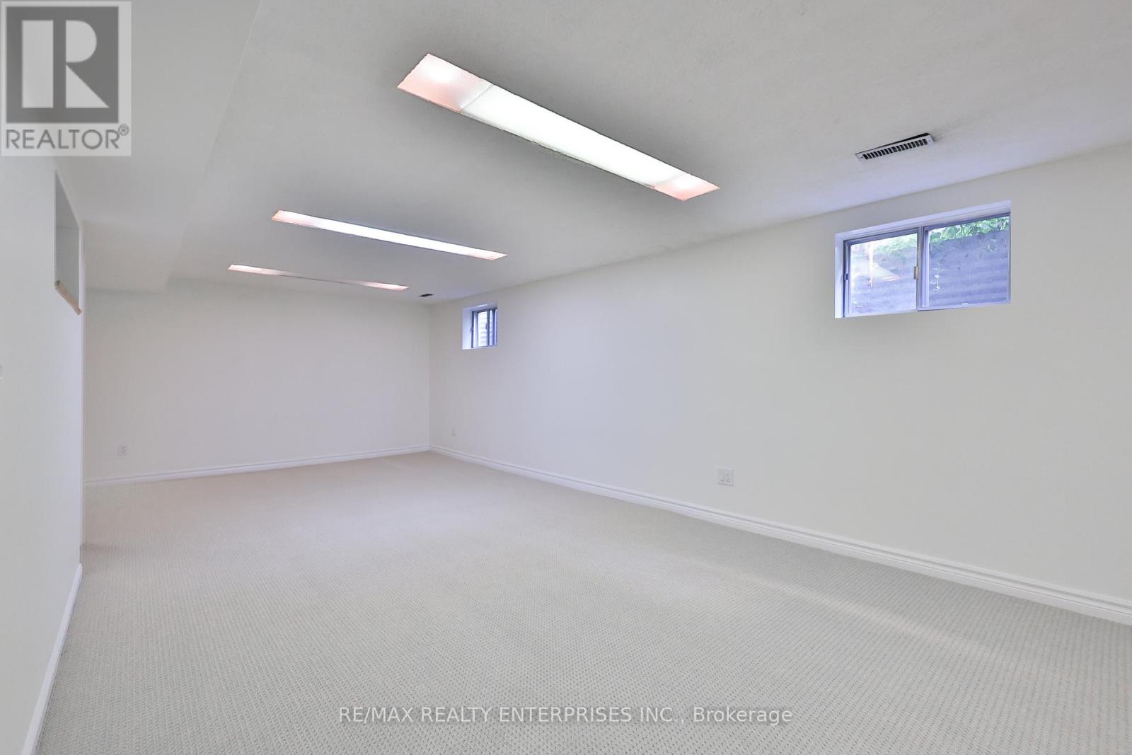Photo 39 of 2501 Benedet Drive, Mississauga ON