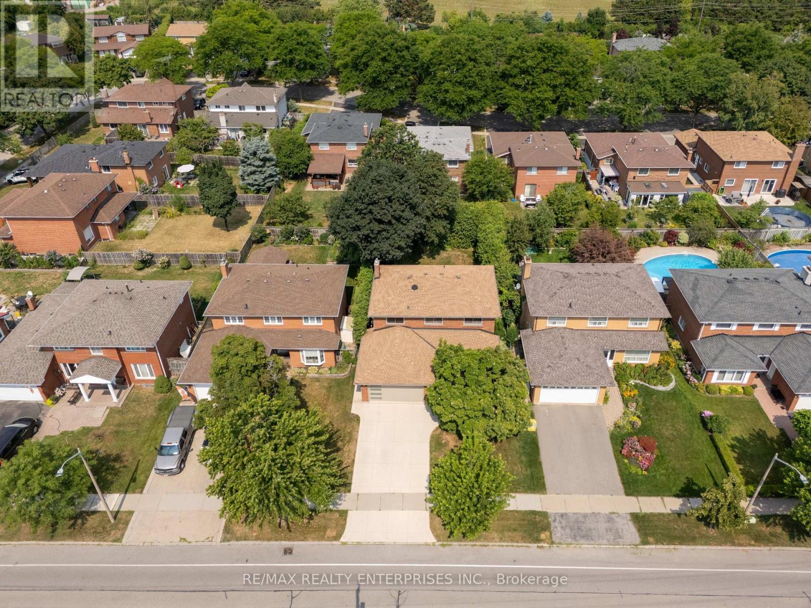 Photo 4 of 2501 Benedet Drive, Mississauga ON