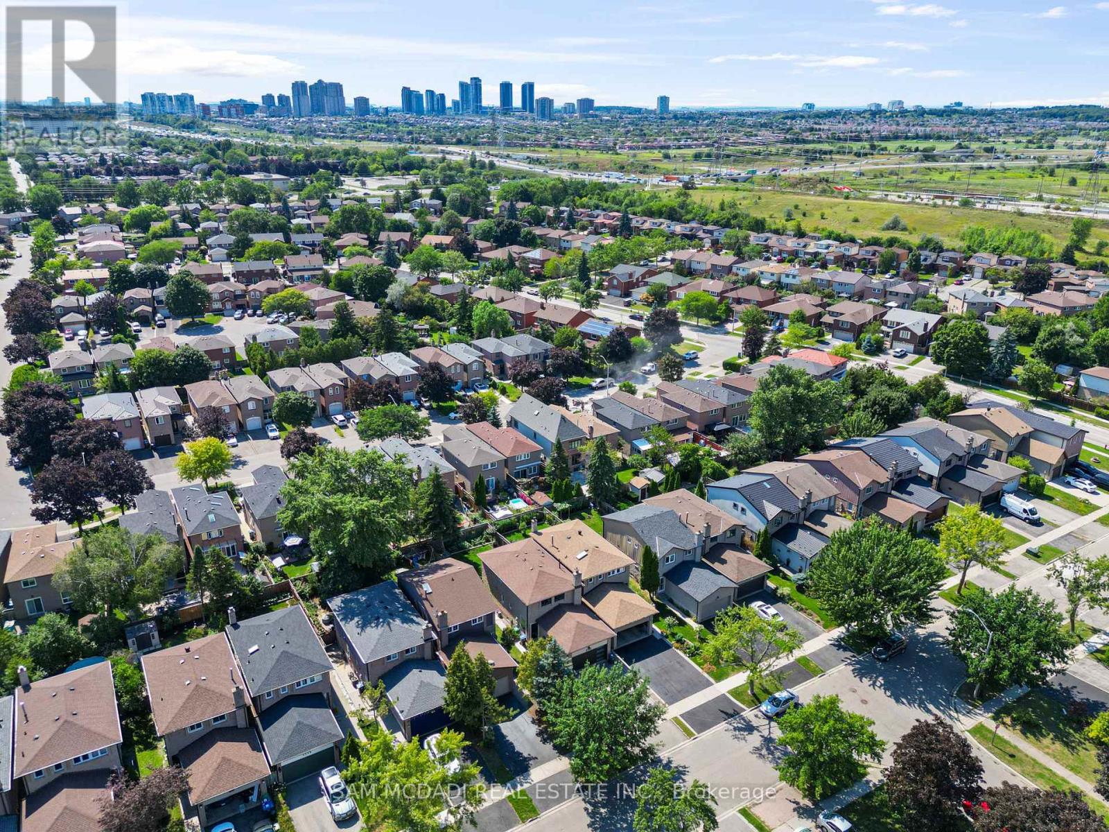 Photo 5 of 4260 Shelby Crescent, Mississauga ON