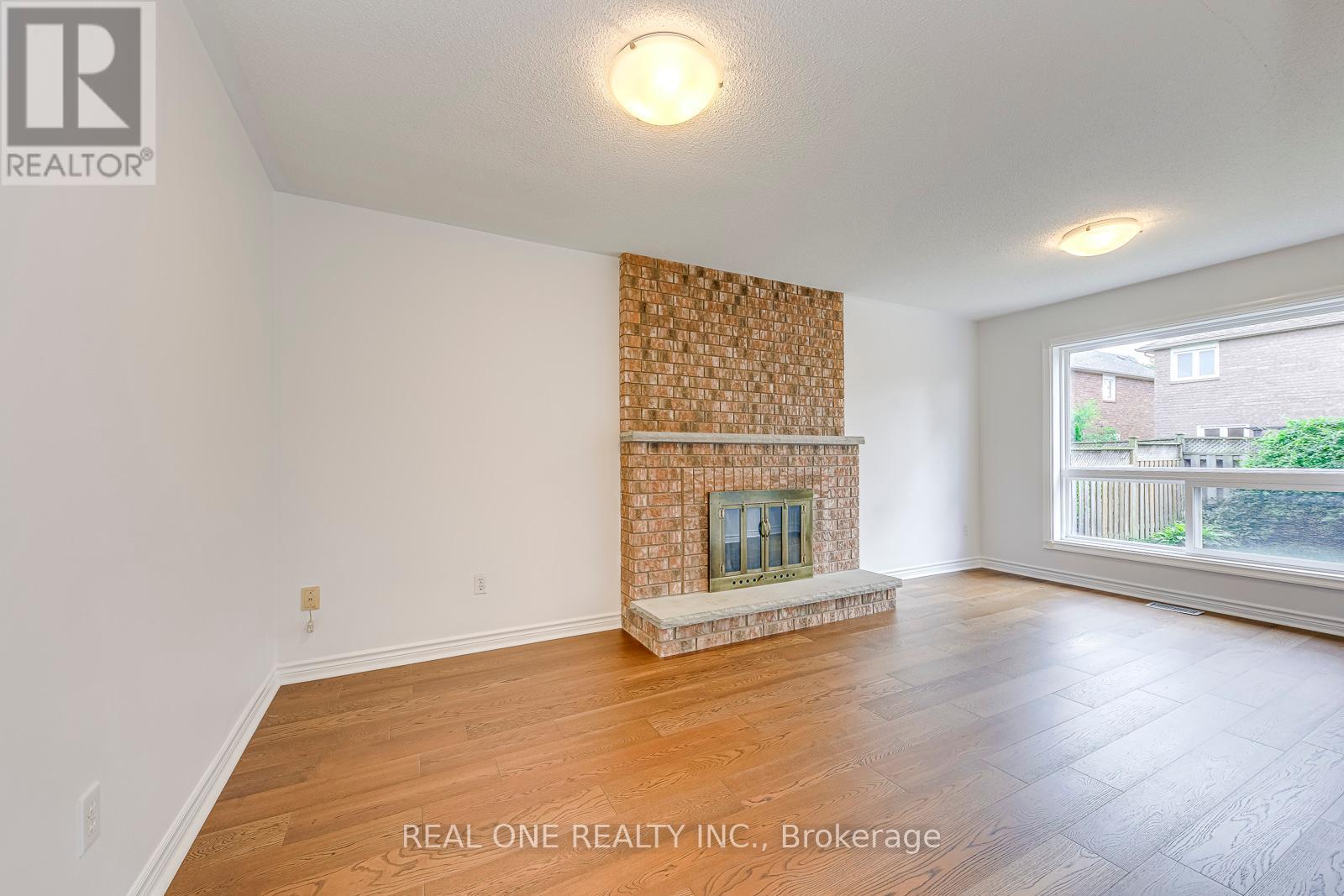 Photo 16 of 5192 Castlefield Drive, Mississauga ON