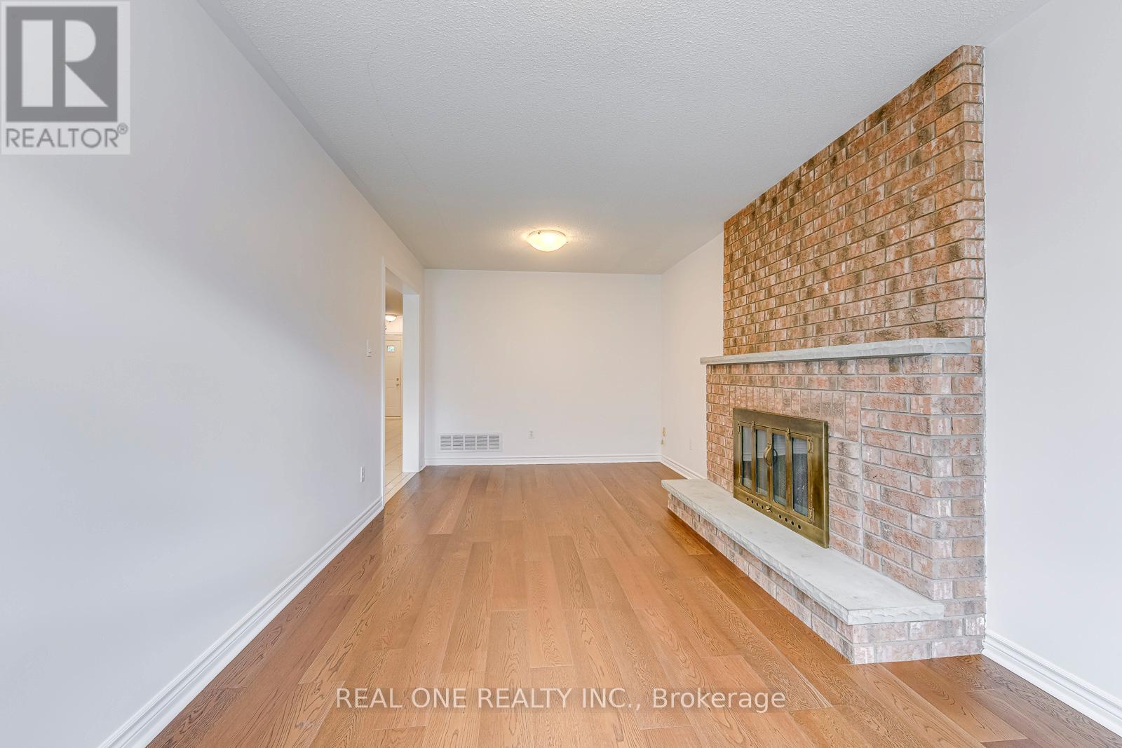 Photo 17 of 5192 Castlefield Drive, Mississauga ON