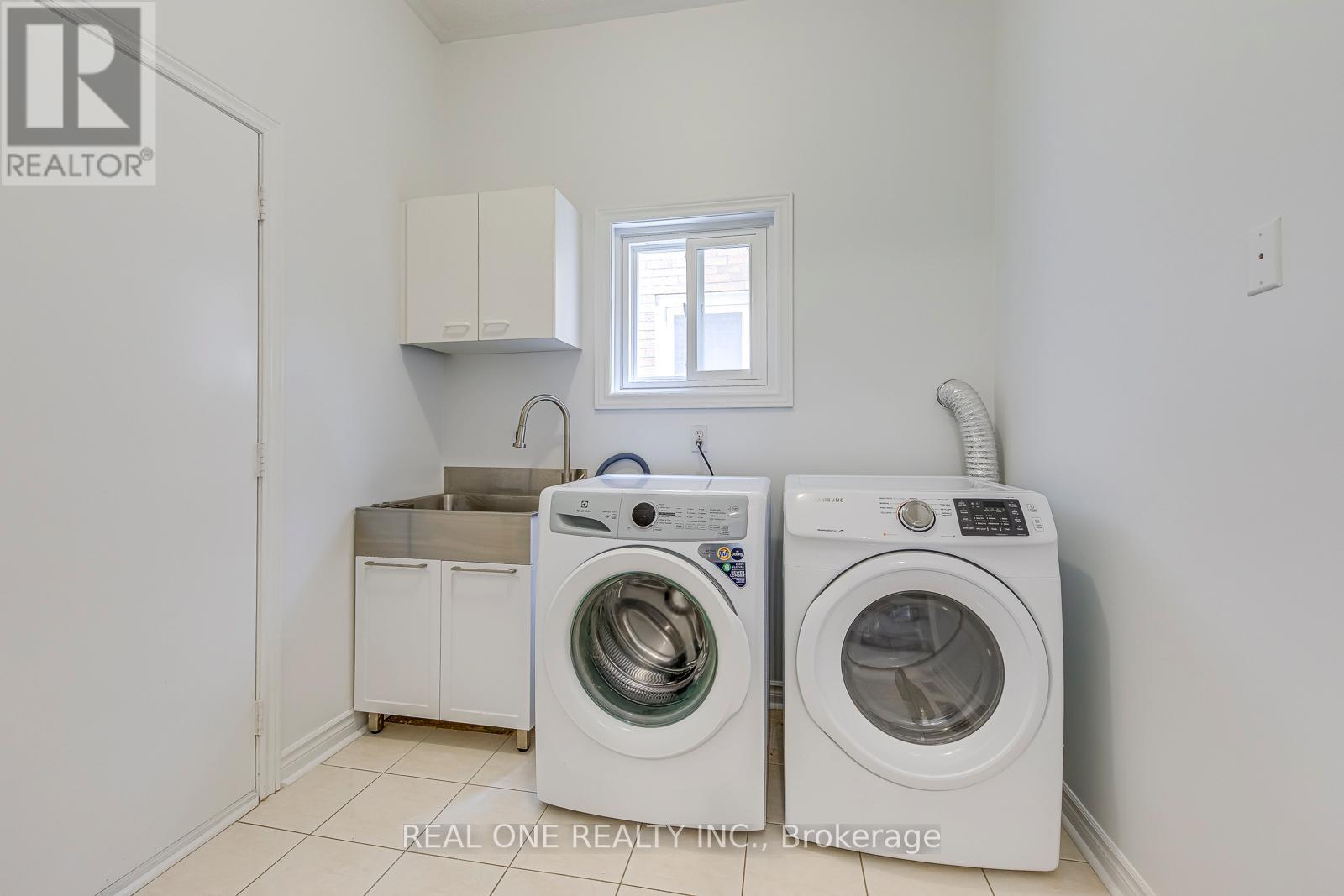 Photo 18 of 5192 Castlefield Drive, Mississauga ON