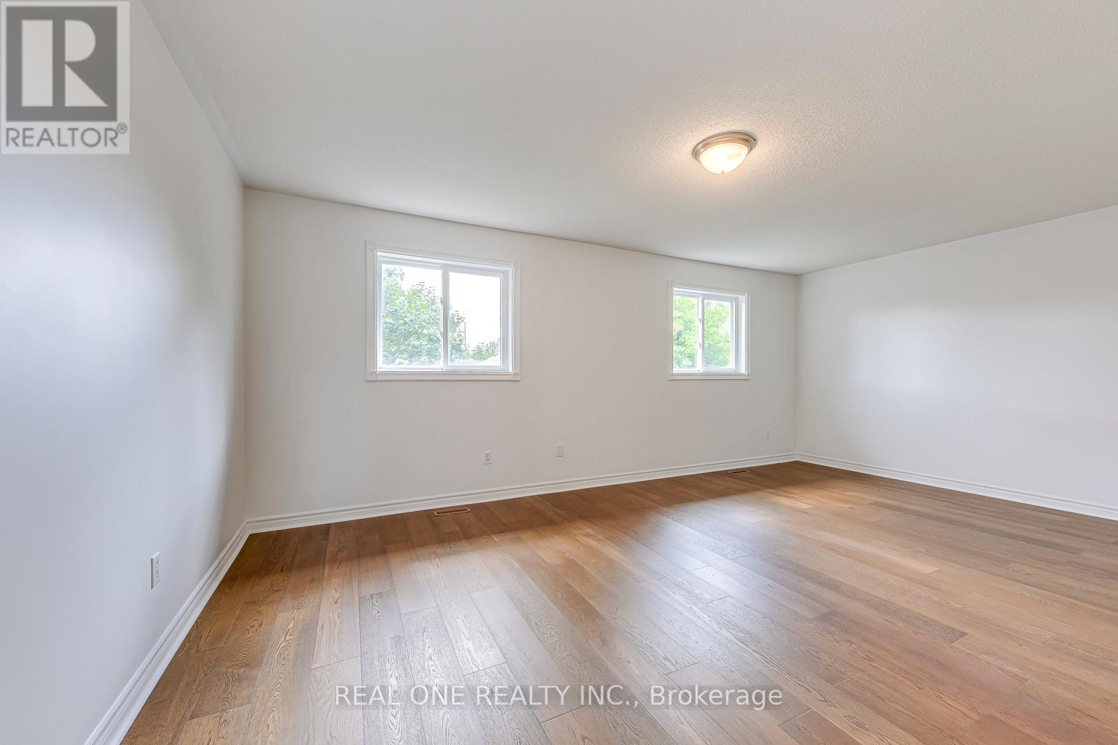 Photo 23 of 5192 Castlefield Drive, Mississauga ON