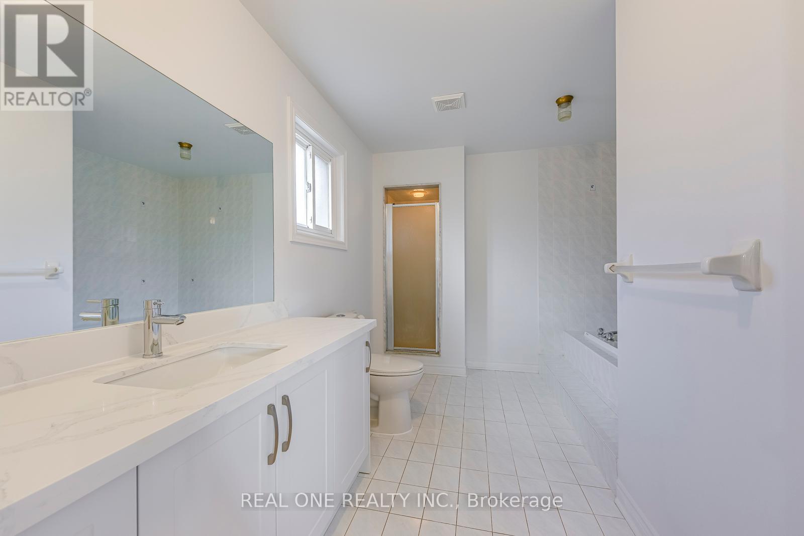 Photo 25 of 5192 Castlefield Drive, Mississauga ON