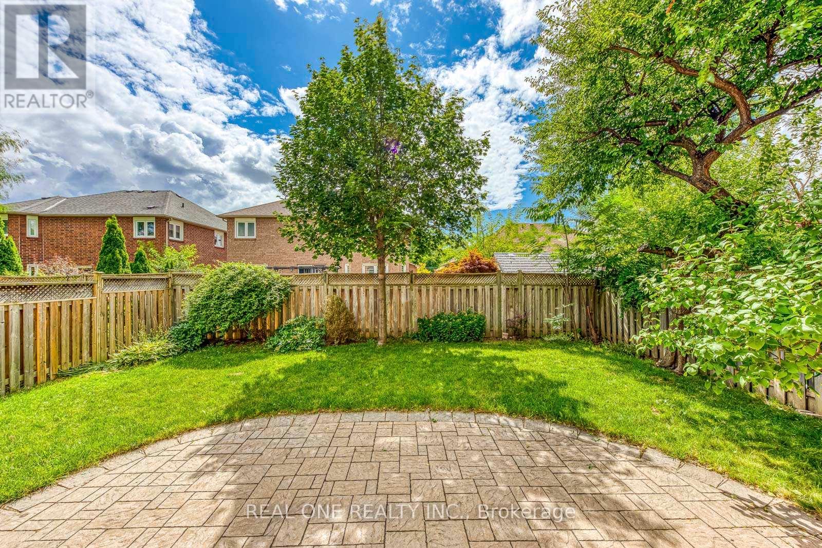 Photo 35 of 5192 Castlefield Drive, Mississauga ON