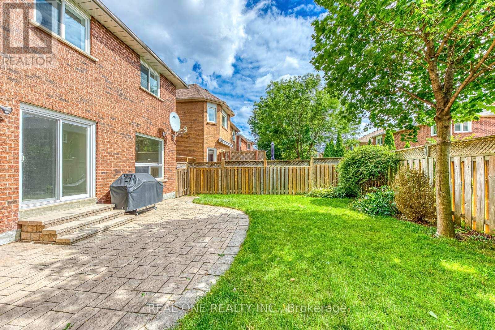 Photo 36 of 5192 Castlefield Drive, Mississauga ON