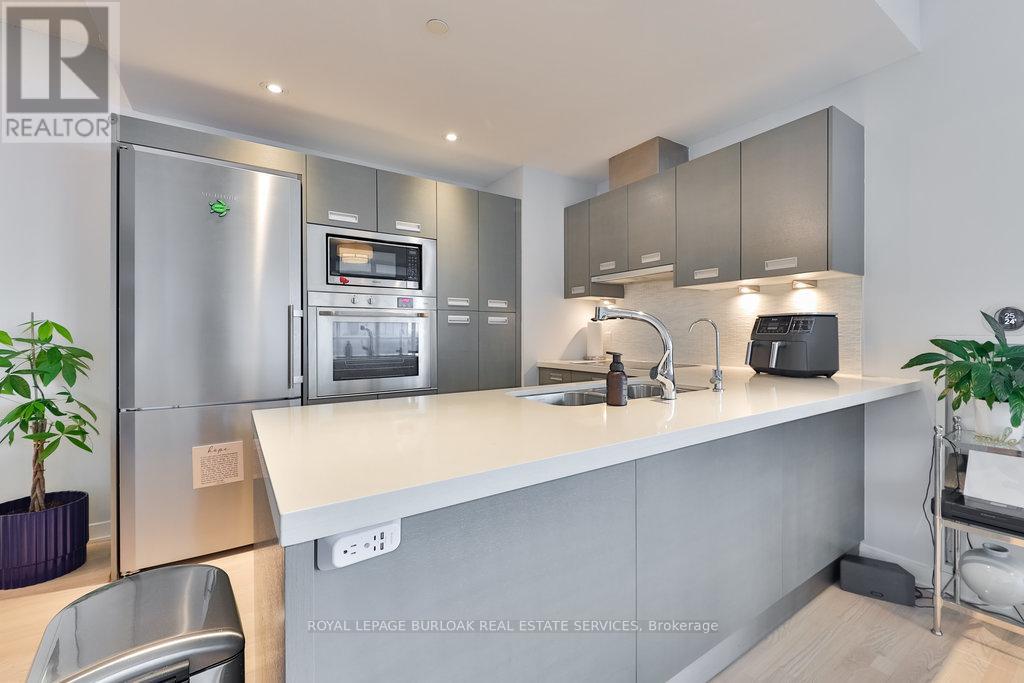 Photo 19 of 1511 88 Park Lawn Road, Toronto ON