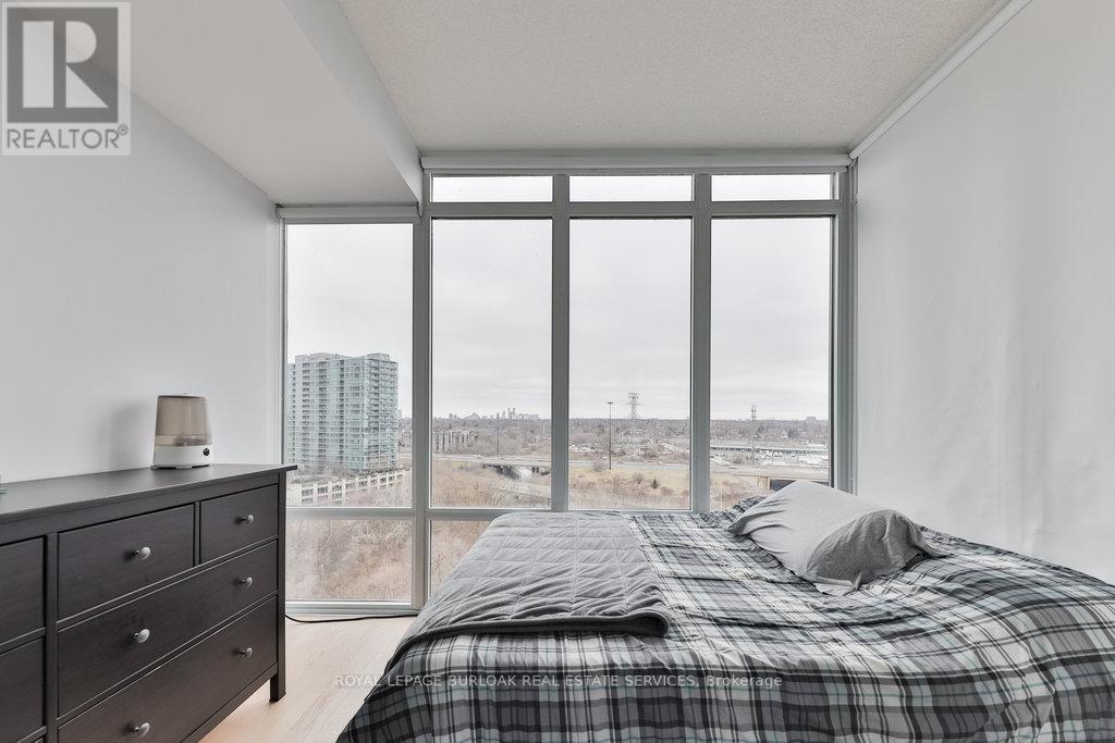Photo 28 of 1511 88 Park Lawn Road, Toronto ON