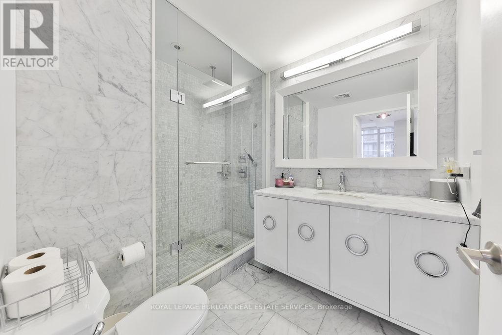 Photo 32 of 1511 88 Park Lawn Road, Toronto ON
