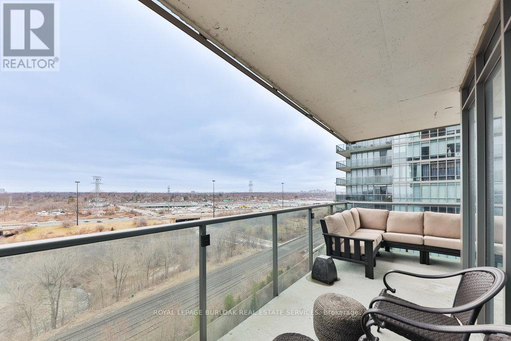 Photo 35 of 1511 88 Park Lawn Road, Toronto ON