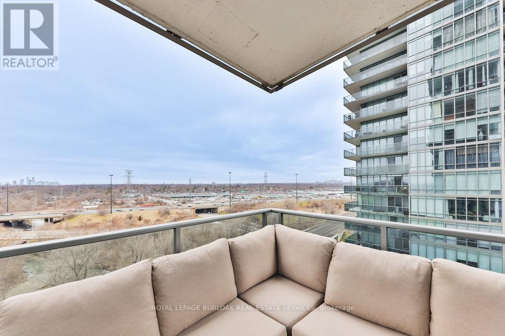Photo 36 of 1511 88 Park Lawn Road, Toronto ON