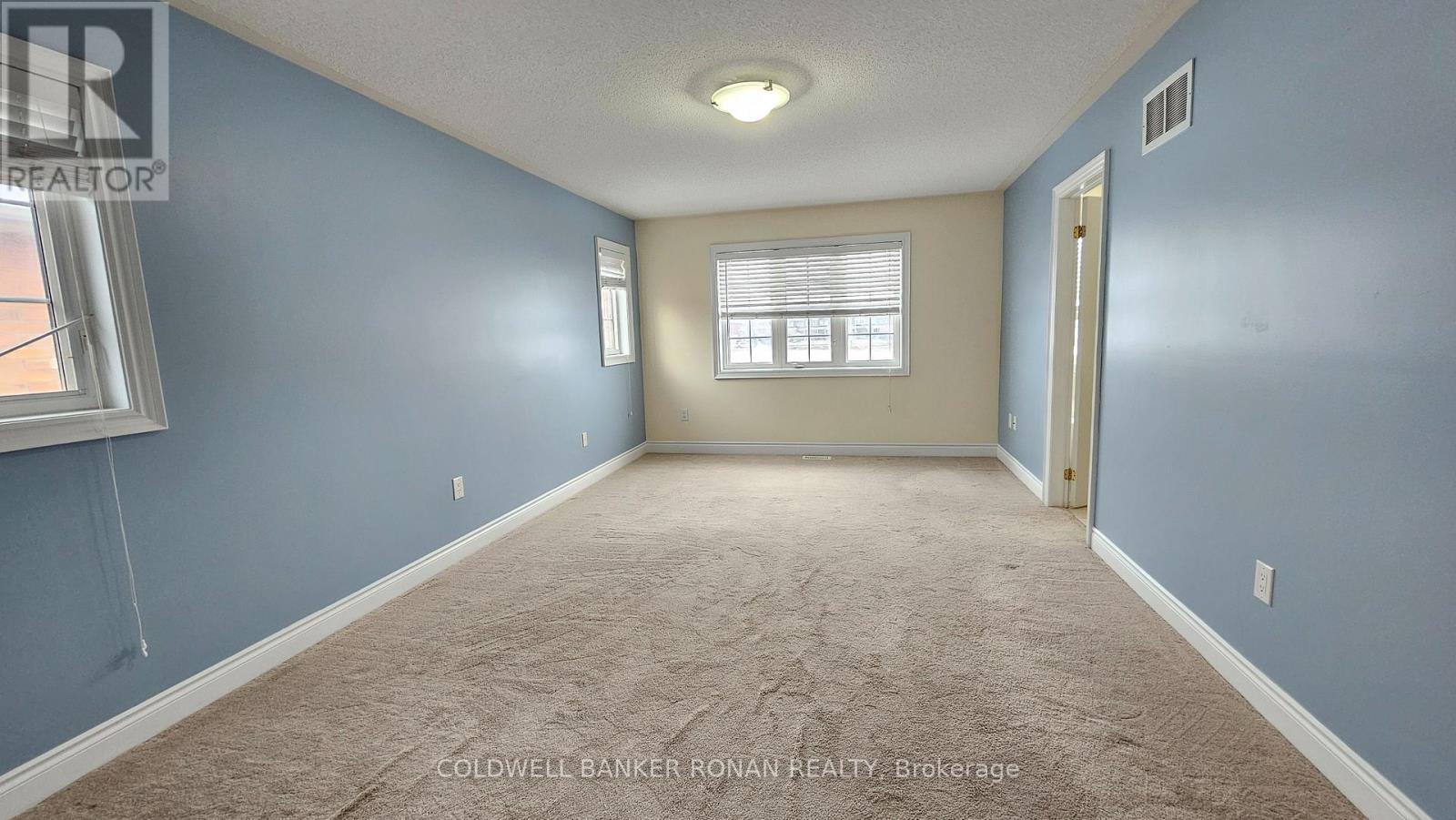 Photo 12 of 116 Tomabrook Crescent, Brampton ON