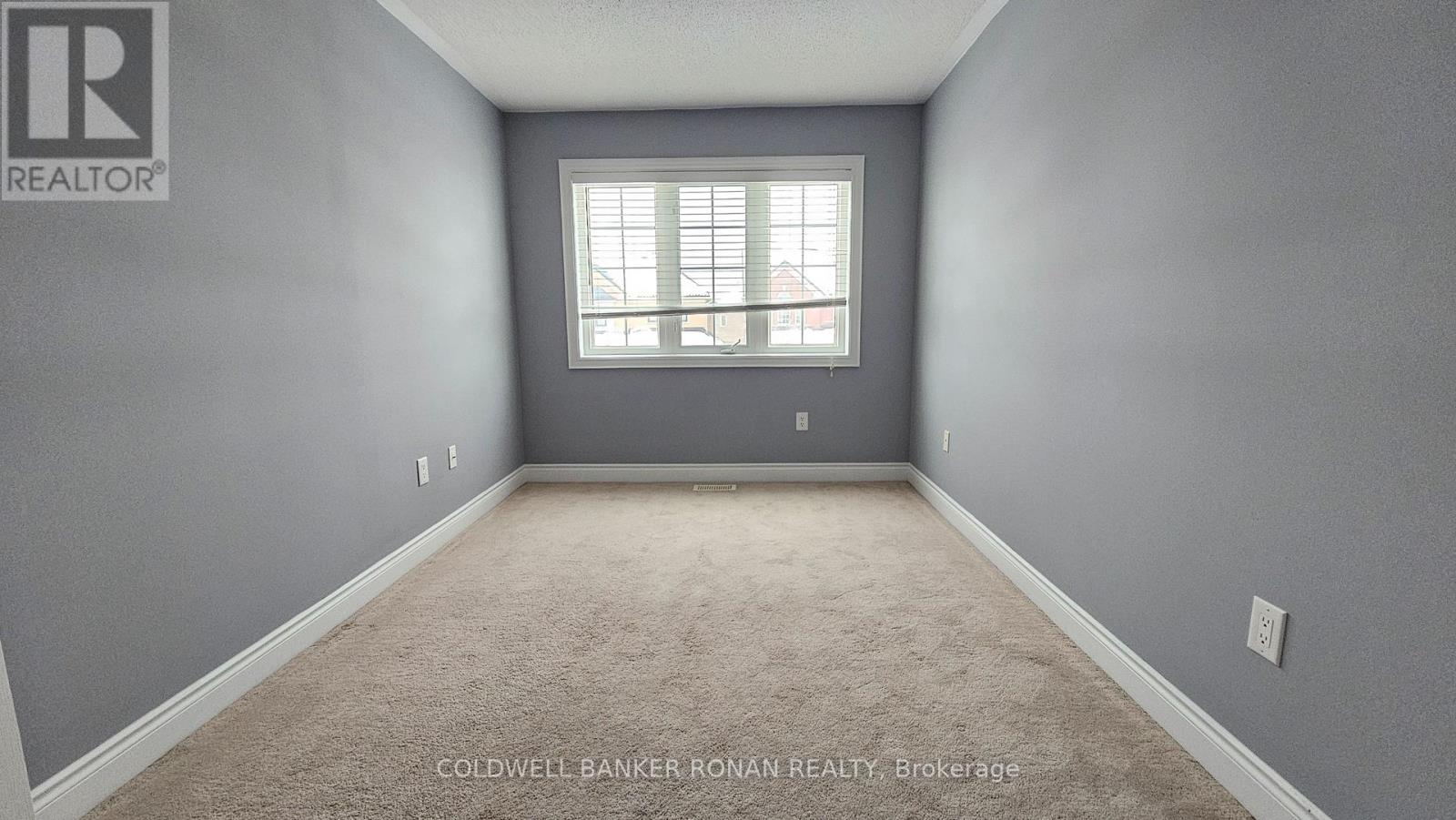 Photo 3 of 116 Tomabrook Crescent, Brampton ON