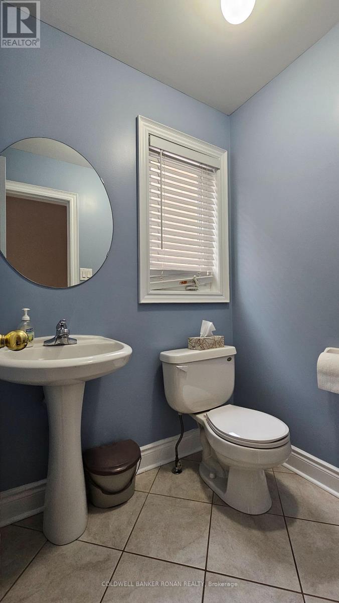 Photo 7 of 116 Tomabrook Crescent, Brampton ON