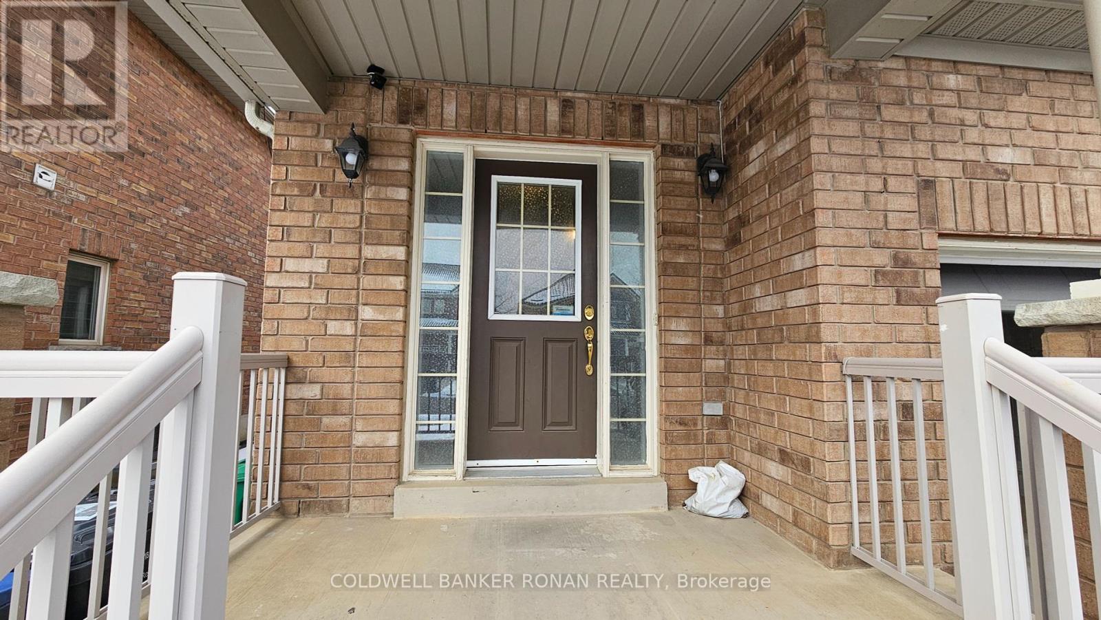 Photo 15 of 116 Tomabrook Crescent, Brampton ON