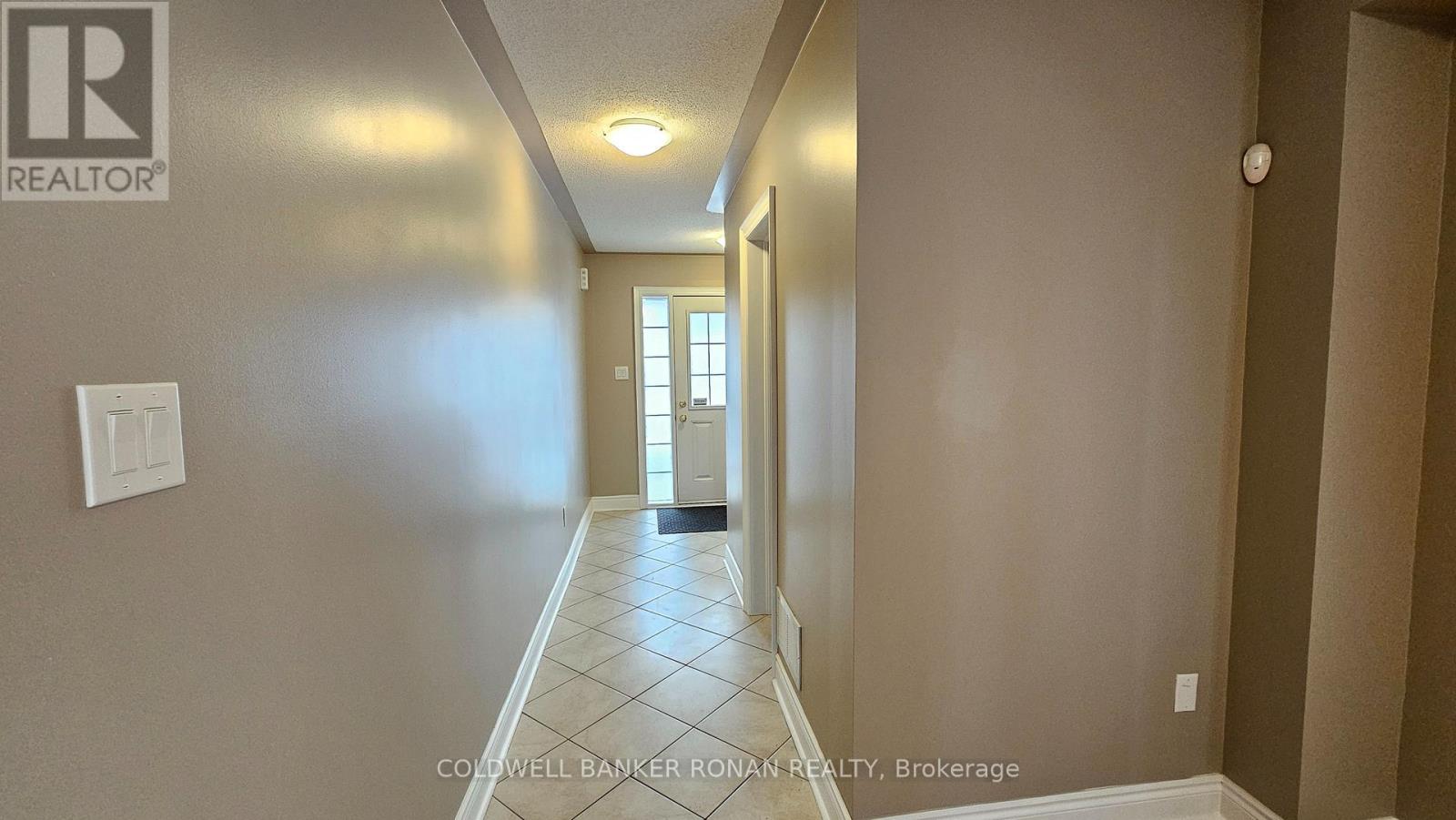 Photo 17 of 116 Tomabrook Crescent, Brampton ON