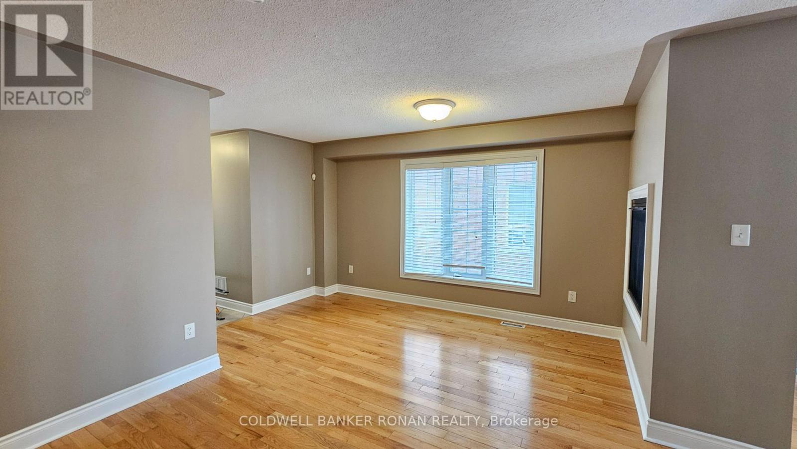 Photo 26 of 116 Tomabrook Crescent, Brampton ON