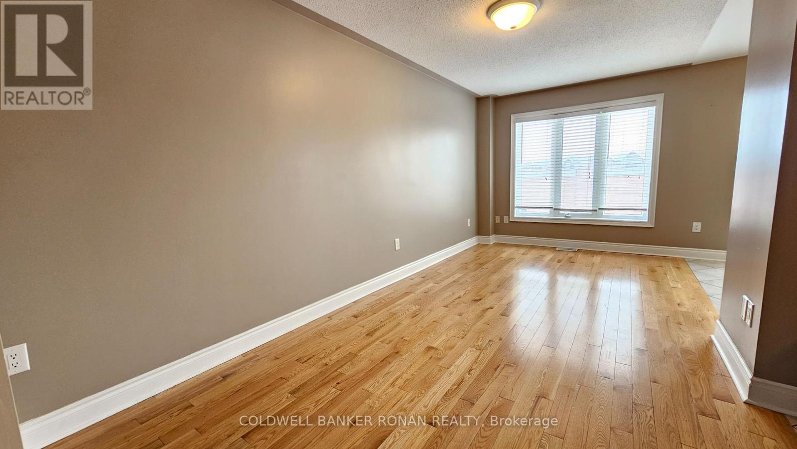 Photo 28 of 116 Tomabrook Crescent, Brampton ON