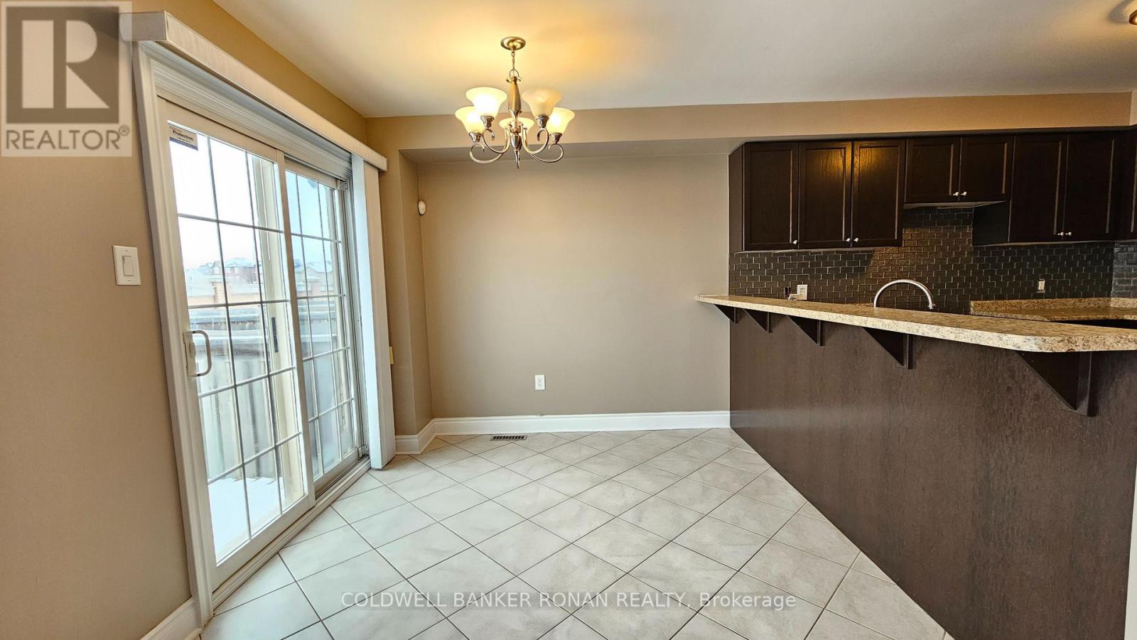 Photo 8 of 116 Tomabrook Crescent, Brampton ON