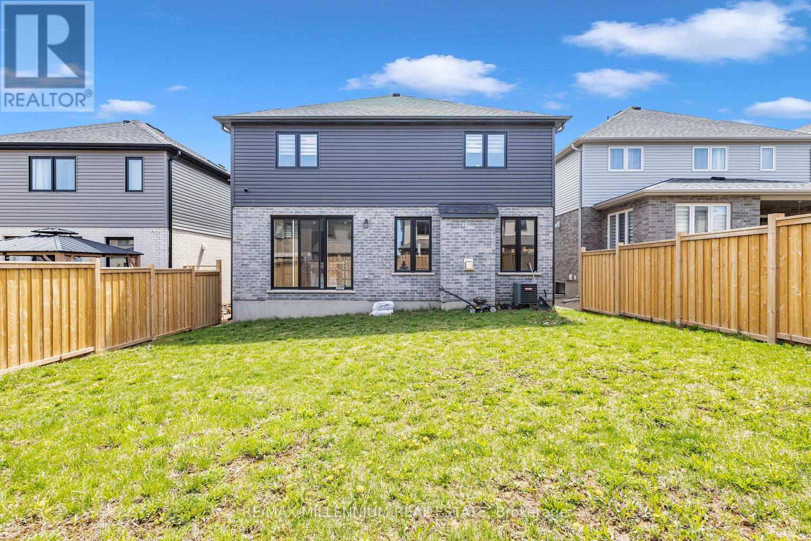 Photo 7 of 11 Tindall Crescent S, East Luther Grand Valley ON