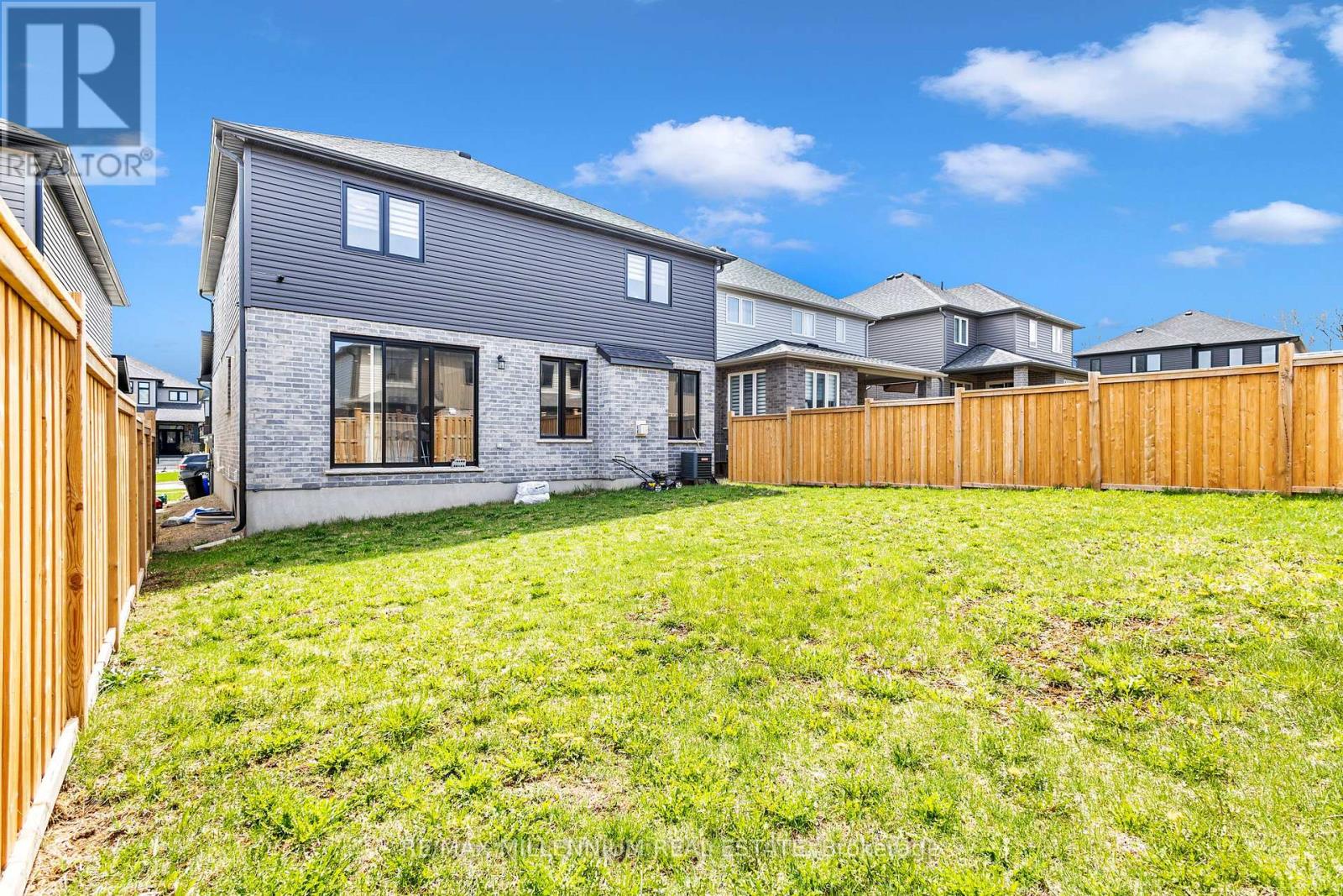 Photo 19 of 11 Tindall Crescent S, East Luther Grand Valley ON