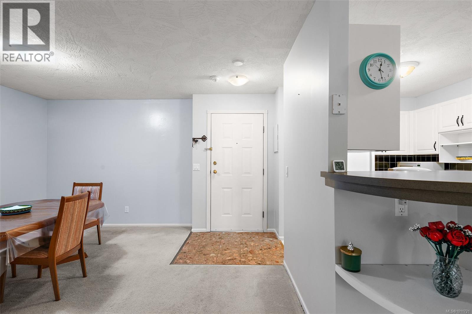 Photo 17 of 306 3880 Quadra St, Saanich BC