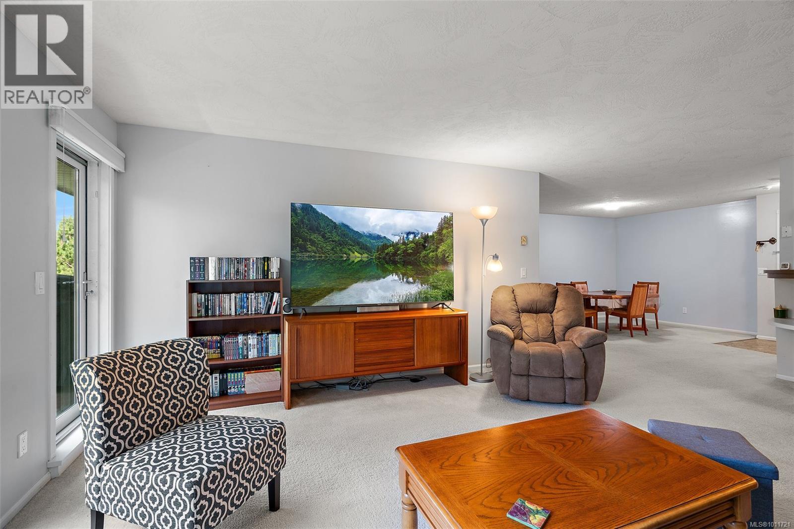 Photo 21 of 306 3880 Quadra St, Saanich BC
