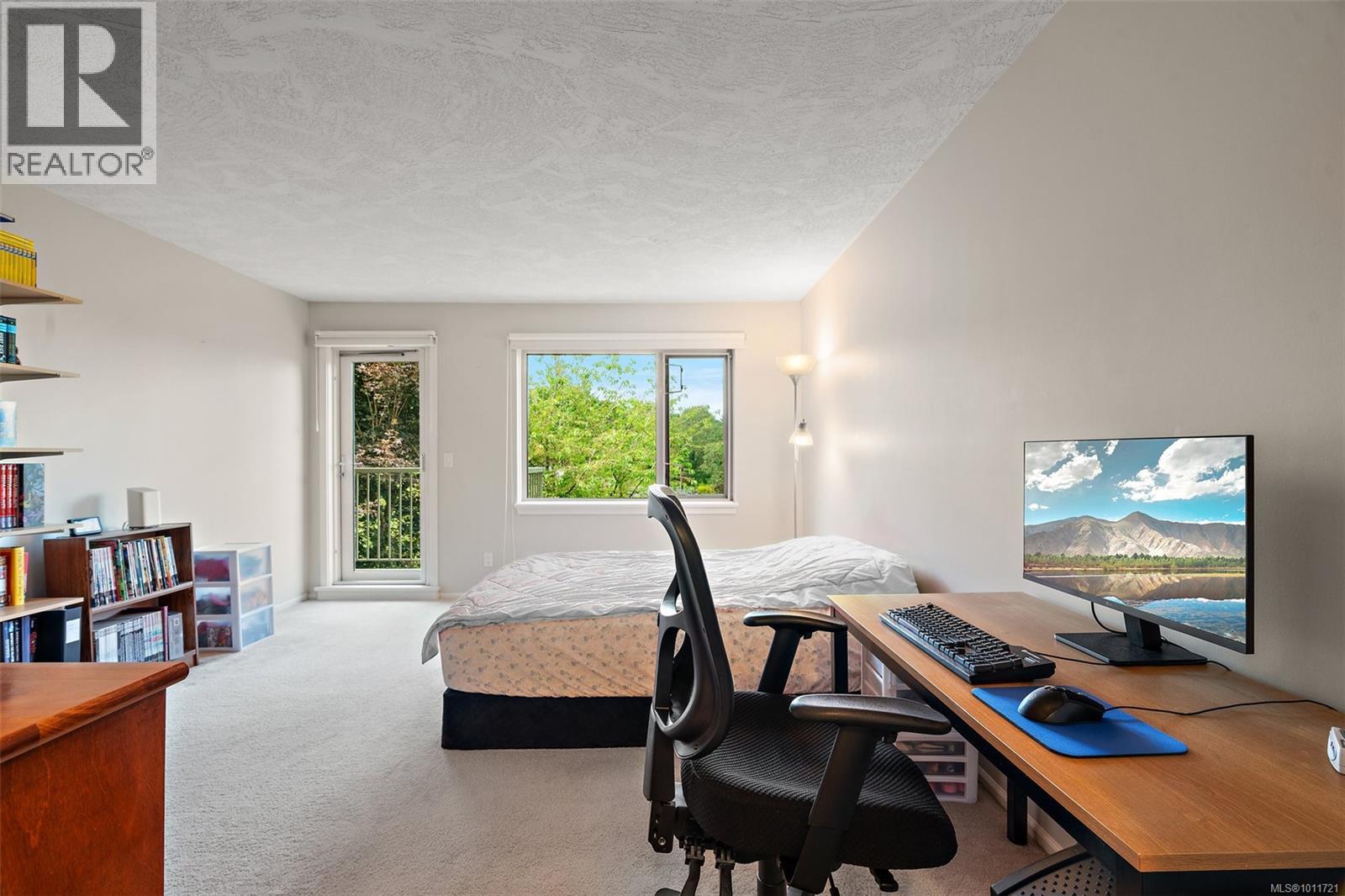 Photo 13 of 306 3880 Quadra St, Saanich BC
