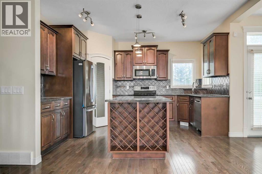 Photo 10 of 43 Sage Valley Court Nw, Calgary AB