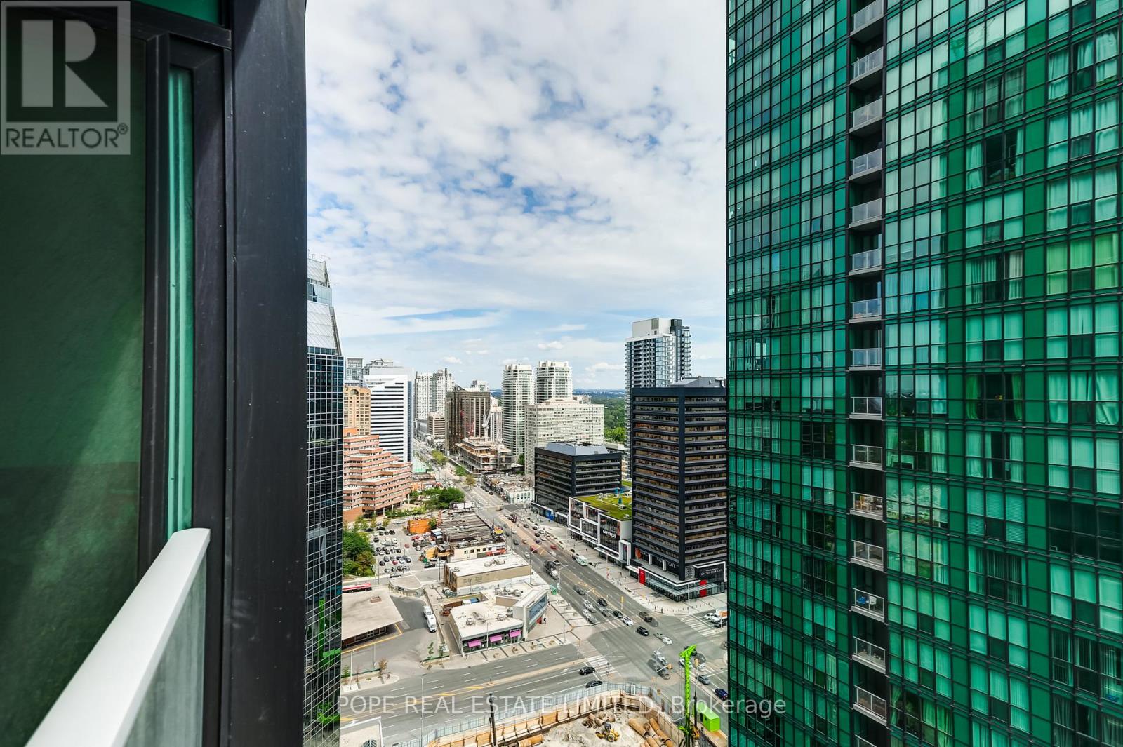 Photo 16 of 2401 11 Bogert Avenue, Toronto ON