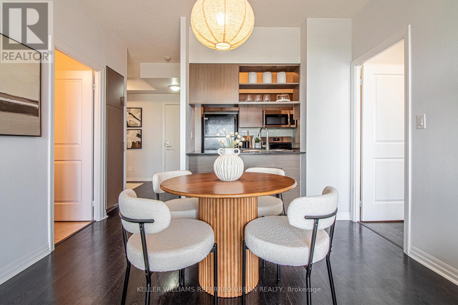 Photo 8 of 2009 30 Herons Hill Way, Toronto ON
