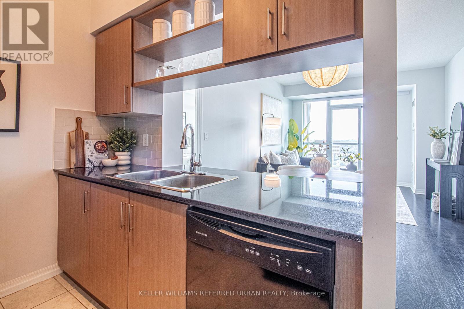 Photo 15 of 2009 30 Herons Hill Way, Toronto ON