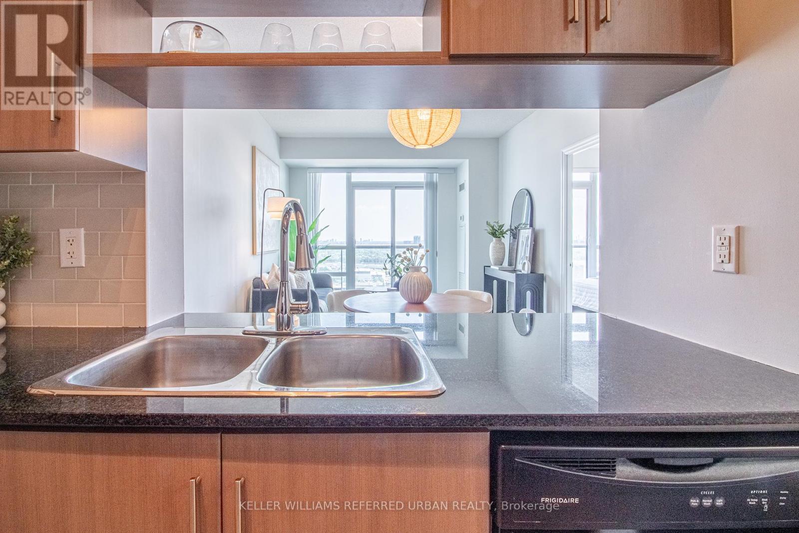 Photo 39 of 2009 30 Herons Hill Way, Toronto ON