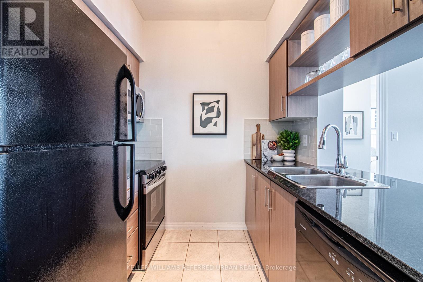 Photo 17 of 2009 30 Herons Hill Way, Toronto ON