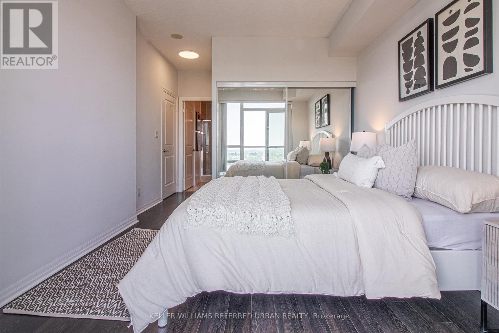 Photo 13 of 2009 30 Herons Hill Way, Toronto ON