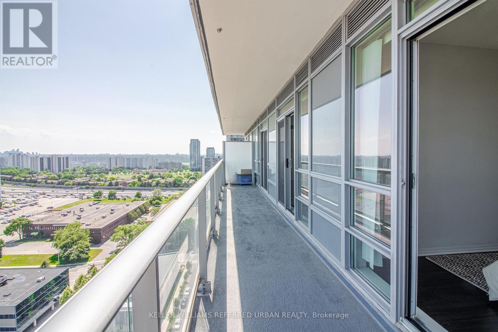 Photo 10 of 2009 30 Herons Hill Way, Toronto ON