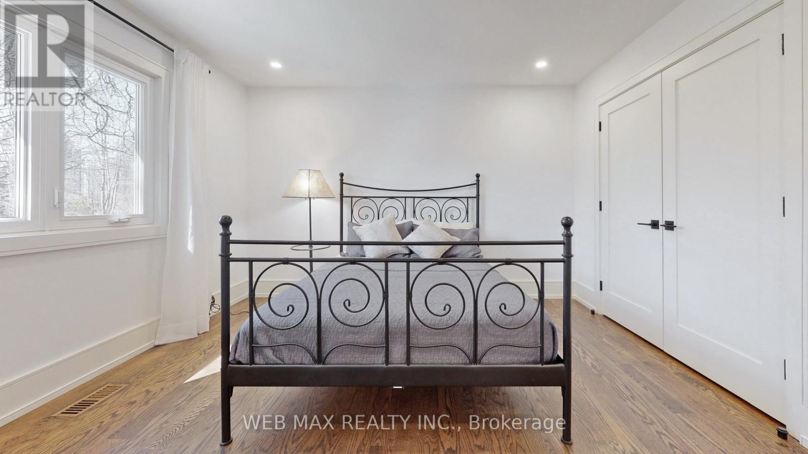 Photo 8 of 54 Fairmeadow Avenue, Toronto ON
