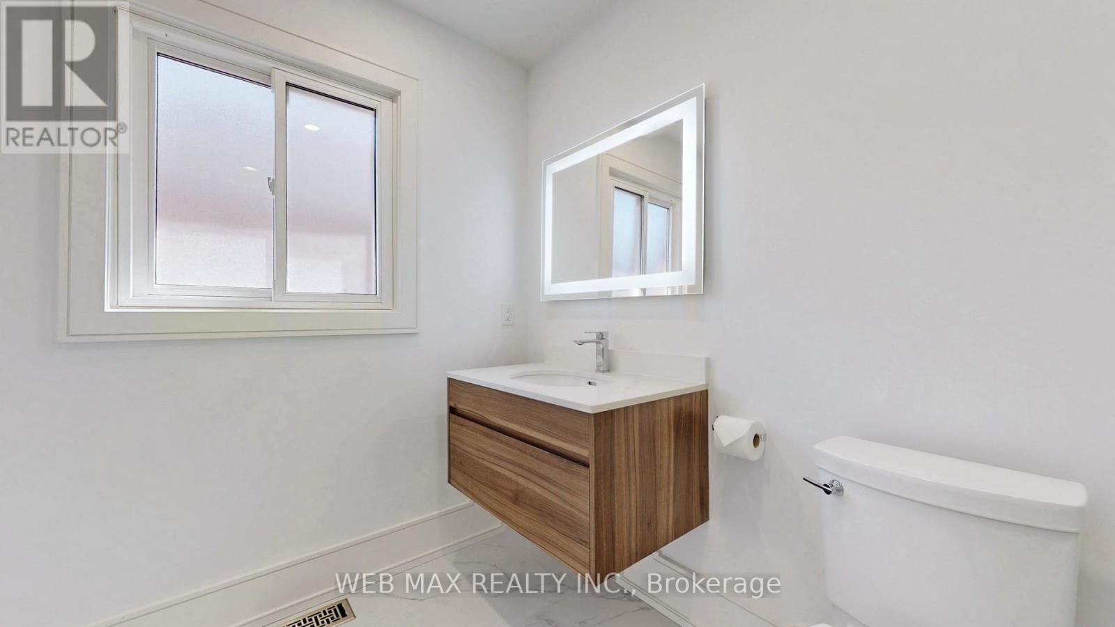 Photo 19 of 54 Fairmeadow Avenue, Toronto ON