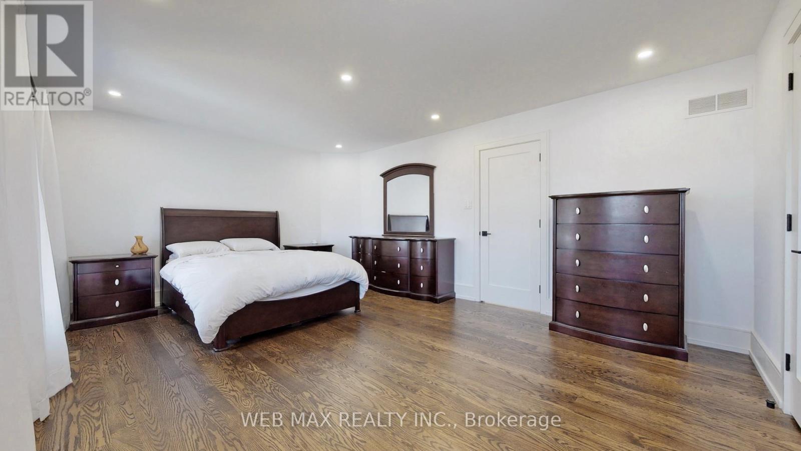 Photo 36 of 54 Fairmeadow Avenue, Toronto ON