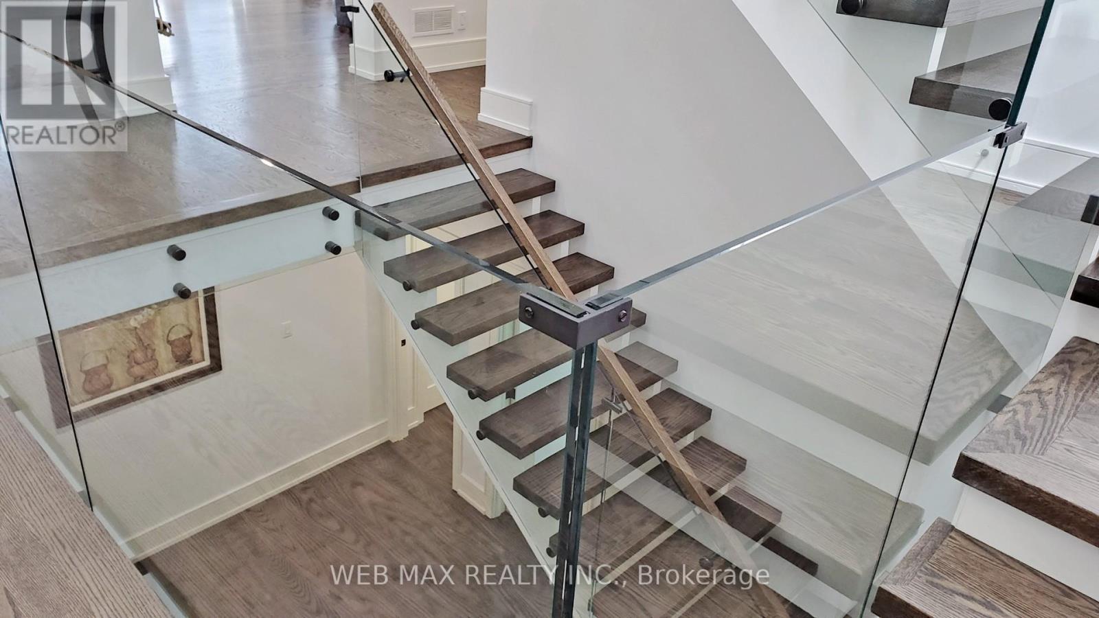 Photo 18 of 54 Fairmeadow Avenue, Toronto ON