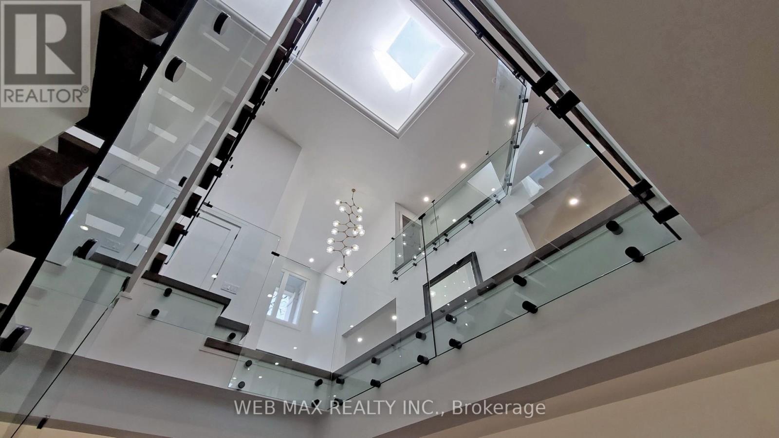 Photo 24 of 54 Fairmeadow Avenue, Toronto ON