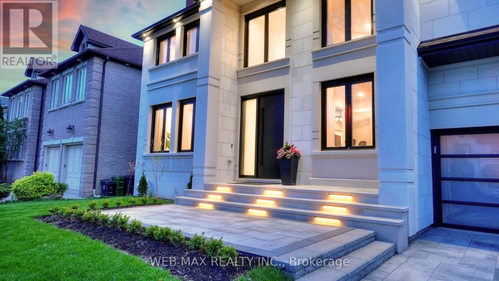 Photo 30 of 54 Fairmeadow Avenue, Toronto ON